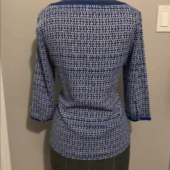 *SOLD* Printed Bananna Republic blouse gold button - Picture 5 of 6